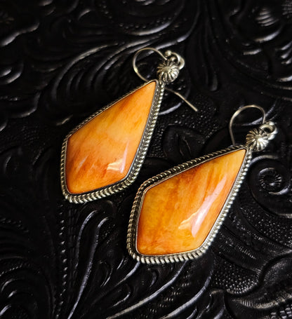 Irene Kee Navajo Handmade Spiny Oyster Kite Shaped Dangle Earrings