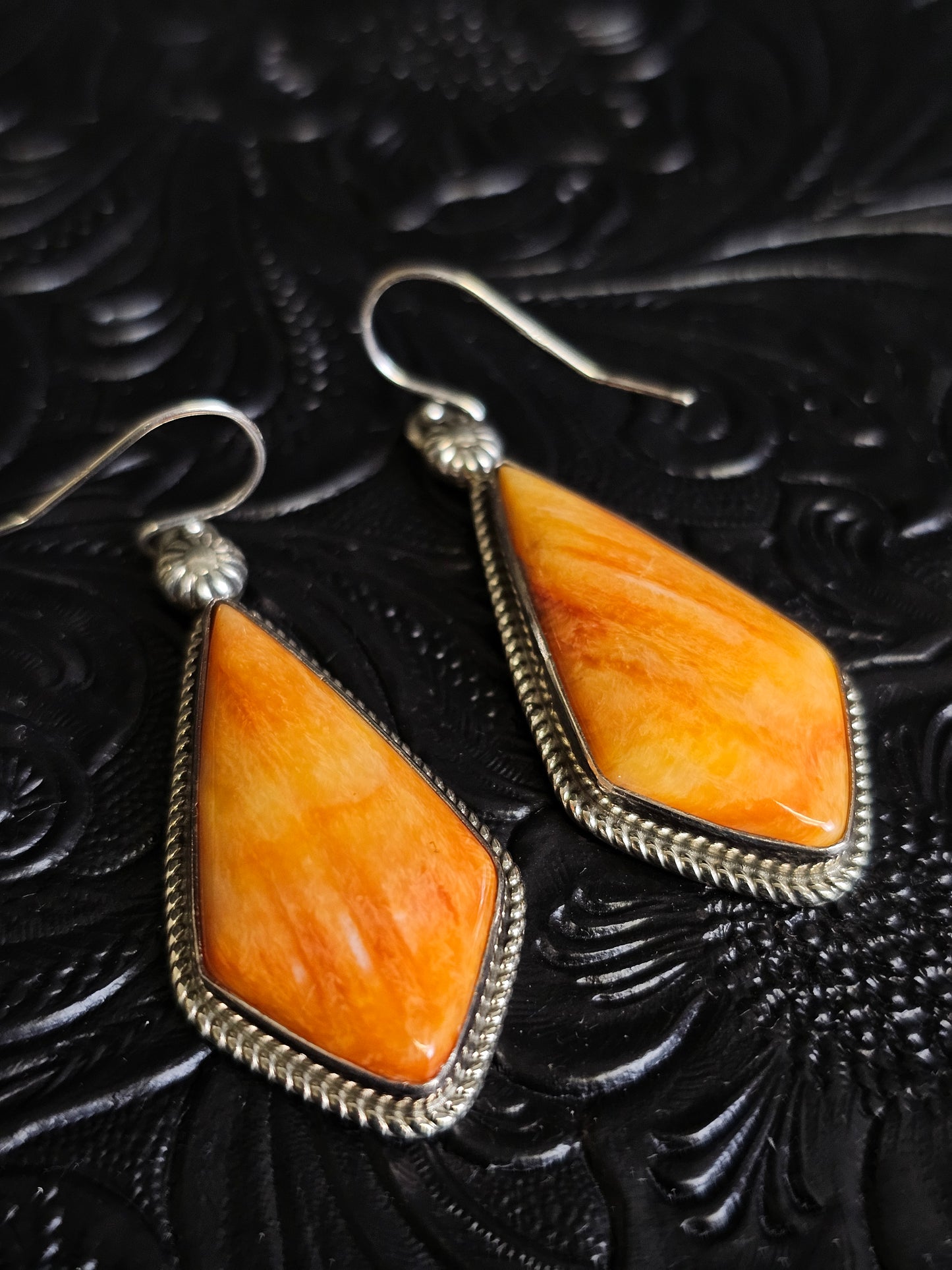 Irene Kee Navajo Handmade Spiny Oyster Kite Shaped Dangle Earrings